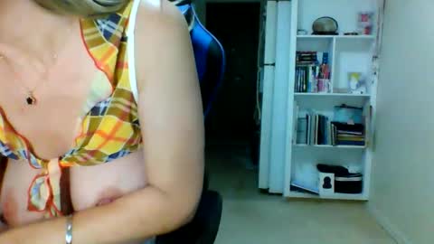 Elle online show from January 9, 1:30 am