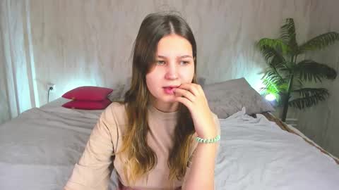elle_ellise online show from October 24, 7:38 am