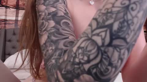 Snapshot of elle_luv chatting on September 22, 3:41 am Elle online show from September 22, 3:41 am