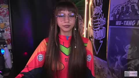 Snapshot of elle_uwu chatting on October 5, 5:44 pm follow me on instagram . online show from October 5, 5:44 pm