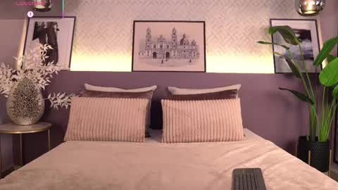 Snapshot of ellediane chatting on March 2, 12:24 am Elle Diane online show from March 2, 12:24 am