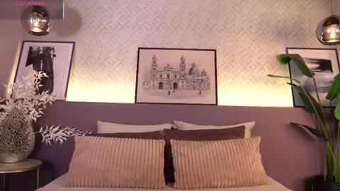 Snapshot of ellediane chatting on March 5, 10:28 pm Elle Diane online show from March 5, 10:28 pm