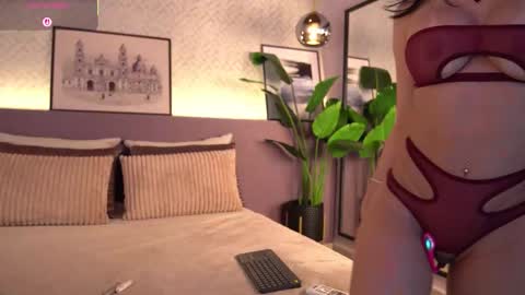 Snapshot of ellediane chatting on March 9, 12:25 am Elle Diane online show from March 9, 12:25 am