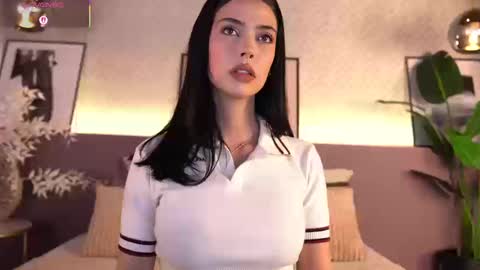 Snapshot of ellediane chatting on March 12, 11:00 pm Elle Diane online show from March 12, 11:00 pm