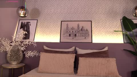 Snapshot of ellediane chatting on March 24, 10:48 pm Elle Diane online show from March 24, 10:48 pm