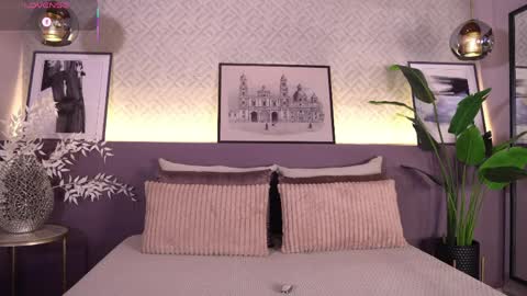 Snapshot of ellediane chatting on April 2, 11:13 pm Elle Diane online show from April 2, 11:13 pm