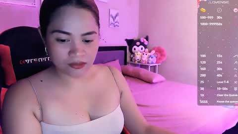 Snapshot of elleelle123 chatting on April 14, 2:06 am Ann online show from April 14, 2:06 am