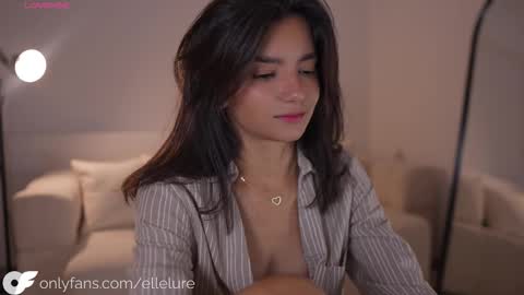 Linda Restrepo online show from October 22, 10:31 pm