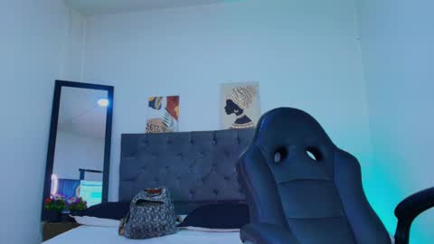  Ellie   online show from September 18, 11:56 am