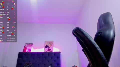  Ellie   online show from October 23, 12:15 pm