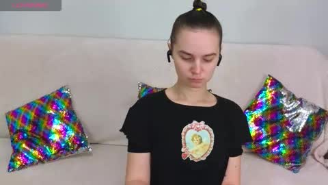 Snapshot of ellie_babyy chatting on October 26, 10:54 am Ellie online show from October 26, 10:54 am