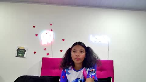 ellie_cute7 online show from March 31, 7:25 pm