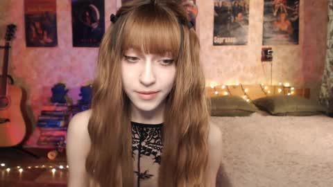 ellie_friendly online show from December 8, 11:51 pm
