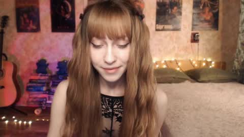 ellie_friendly online show from December 16, 3:19 am