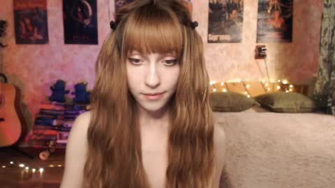 ellie_friendly online show from December 23, 4:33 am