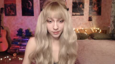 ellie_friendly online show from January 20, 12:15 am
