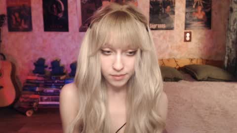 ellie_friendly online show from February 17, 12:16 pm