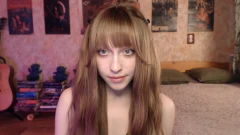ellie_friendly online show from May 9, 12:27 am
