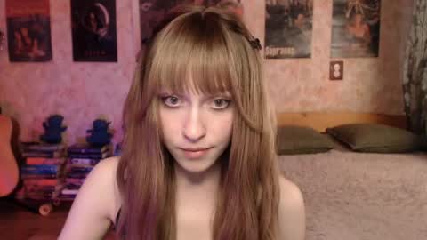 ellie_friendly online show from May 15, 12:23 pm