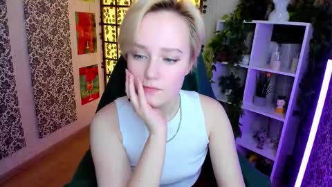 Ellie online show from December 5, 2:20 am