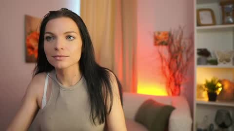 Snapshot of ellie_kay_ chatting on April 4, 1:19 pm ellie_kay_ online show from April 4, 1:19 pm