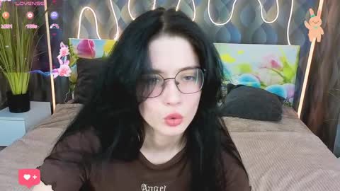 ellie_magic online show from March 28, 1:54 pm