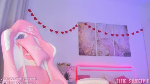 Snapshot of ellie_nelson chatting on February 14, 7:38 am Elly Sweet Pie almost everyday 4-11 AM UTC online show from February 14, 7:38 am