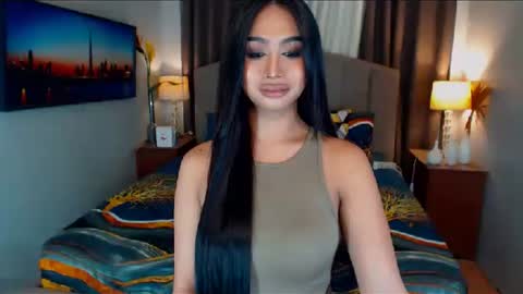 Snapshot of elliecummers chatting on December 19, 7:51 pm ellie online show from December 19, 7:51 pm