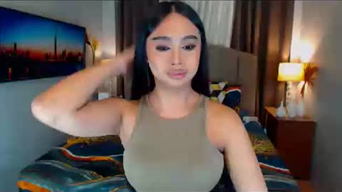 Snapshot of elliecummers chatting on December 21, 8:10 pm ellie online show from December 21, 8:10 pm