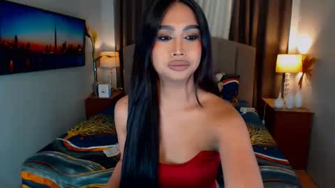 Snapshot of elliecummers chatting on December 25, 8:51 am ellie online show from December 25, 8:51 am