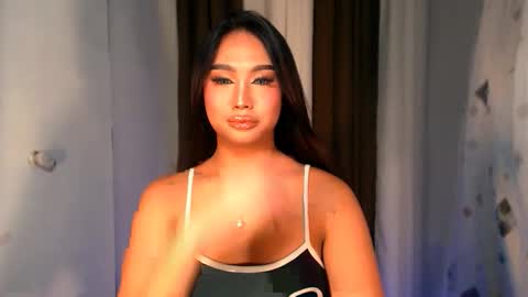 ellie online show from December 3, 7:01 pm