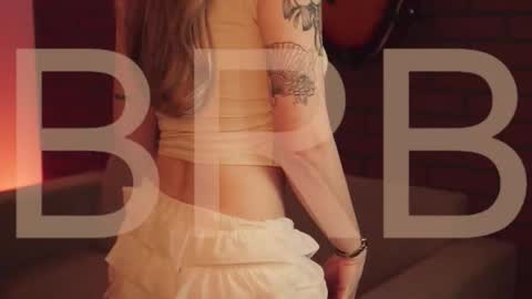 Snapshot of elliecutes chatting on October 14, 5:08 am elliecutes online show from October 14, 5:08 am