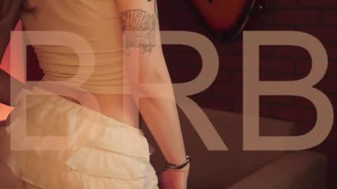 Snapshot of elliecutes chatting on October 28, 7:56 am elliecutes online show from October 28, 7:56 am