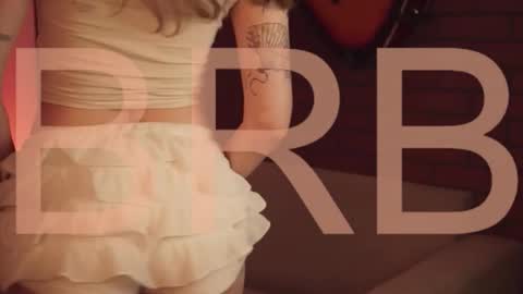 elliecutes online show from February 3, 5:38 am