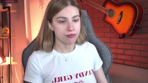 elliecutes online show from May 3, 8:53 am