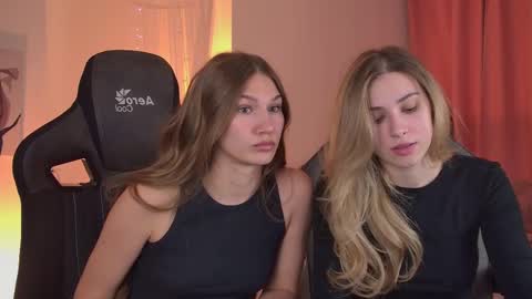 elliecutes online show from May 15, 5:47 am