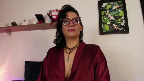 elliee1 online show from May 22, 11:49 am