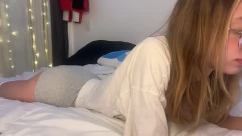 ellie online show from May 23, 4:50 am