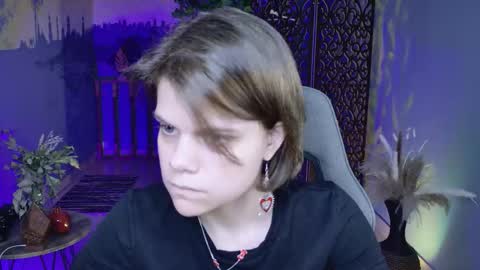 Snapshot of elliemurler chatting on October 7, 9:06 am elliemurler online show from October 7, 9:06 am