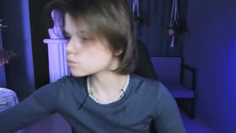 Snapshot of elliemurler chatting on October 17, 9:12 am elliemurler online show from October 17, 9:12 am