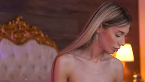 Ellie online show from October 15, 8:58 am