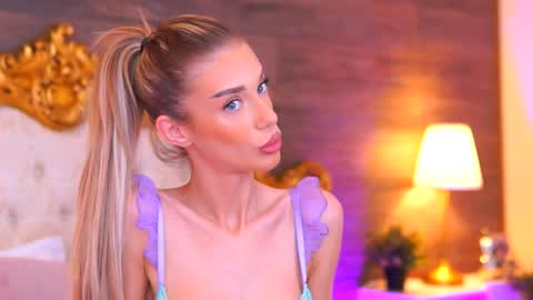 Ellie online show from October 17, 9:01 am