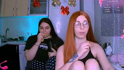 Snapshot of ellies_8 chatting on February 6, 4:03 pm Ellie online show from February 6, 4:03 pm