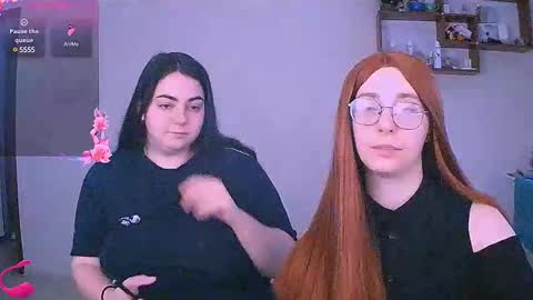 Snapshot of ellies_8 chatting on February 15, 10:22 am Ellie online show from February 15, 10:22 am