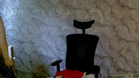 Snapshot of ellies_8 chatting on October 5, 5:06 am Ellie online show from October 5, 5:06 am