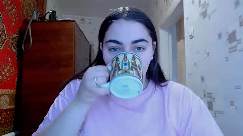 Snapshot of ellies_8 chatting on March 24, 6:40 am Ellie online show from March 24, 6:40 am