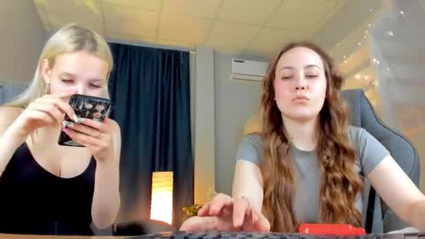 Elin online show from May 5, 2:47 pm