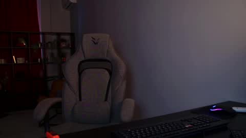 Elin online show from May 11, 1:28 pm