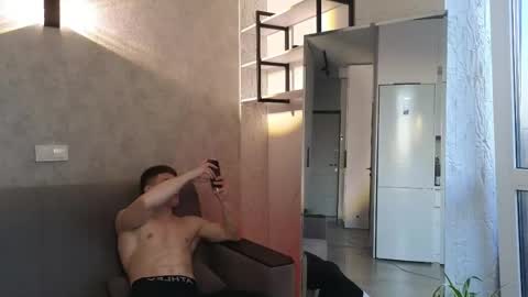 Snapshot of elliot_muscle04 chatting on May 8, 4:23 pm elliot_muscle04 online show from May 8, 4:23 pm
