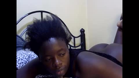 Snapshot of ellisa9 chatting on October 16, 12:22 am ellisa9 online show from October 16, 12:22 am